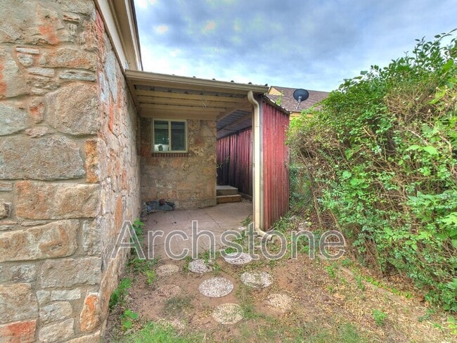 Building Photo - 2617 NW 37th St