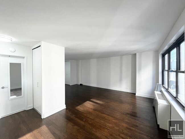 Building Photo - 96-95 5th Ave