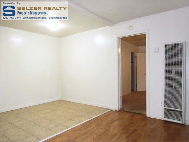 Building Photo - Cozy & conveniently located 1 bd. duplex!