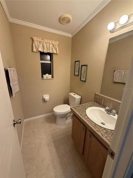 Building Photo - 2055 S Floral Ave