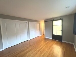 Building Photo - 556 Barton Ave