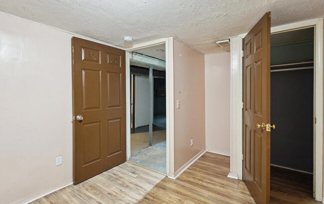 Building Photo - 1530 Snyder Rd