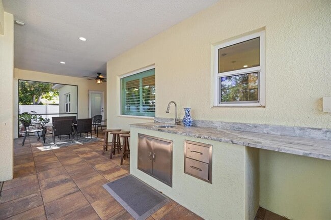 Building Photo - 2339 Datura St