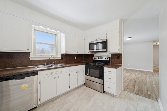 Building Photo - 3 bed 1 Bath Single family home in Valley Township