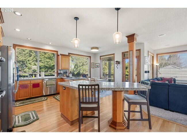 Building Photo - 13923 SW Mistletoe Dr