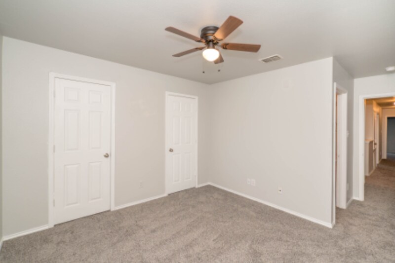 Building Photo - 10806 Mathom Landing