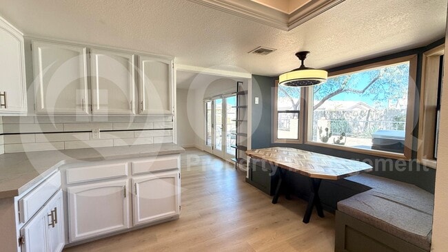 Building Photo - 6240 E Kelton Ln