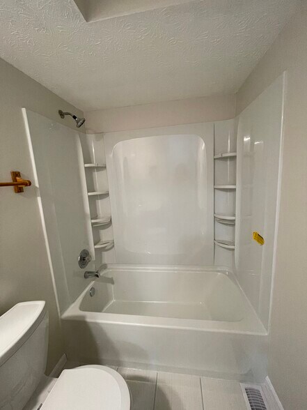 Building Photo - 6455 Brookedge Ct
