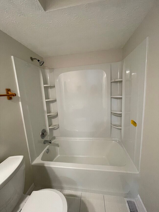 Building Photo - 6455 Brookedge Ct