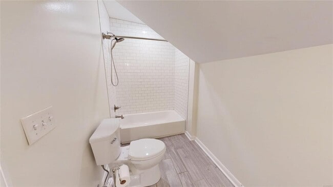 Building Photo - 345 Cloverdale Rd