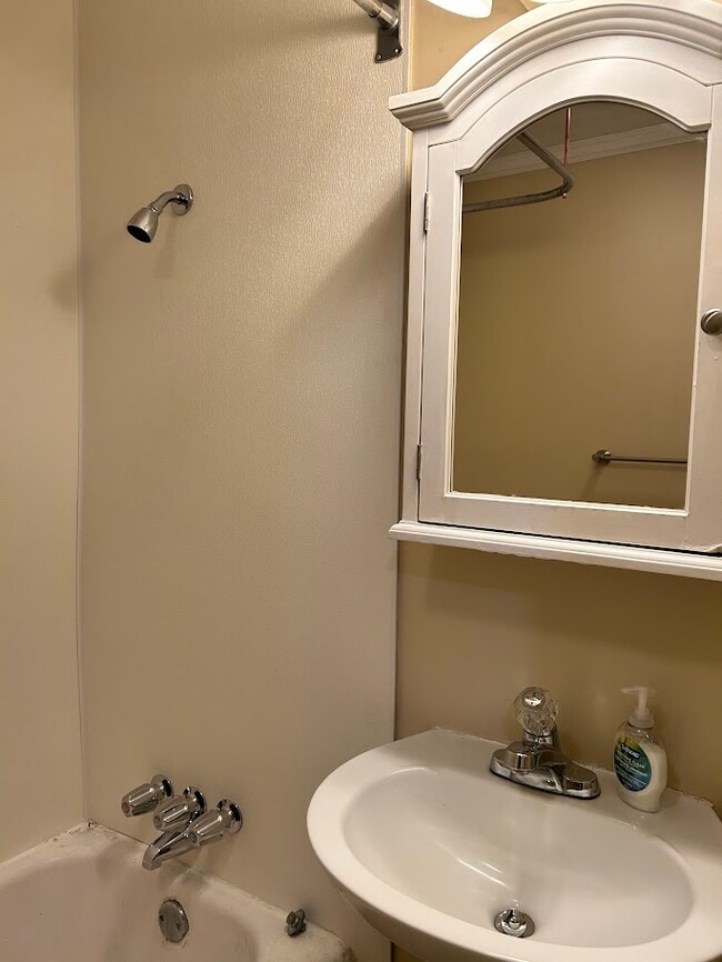 Building Photo - 237 S Streeter Ave