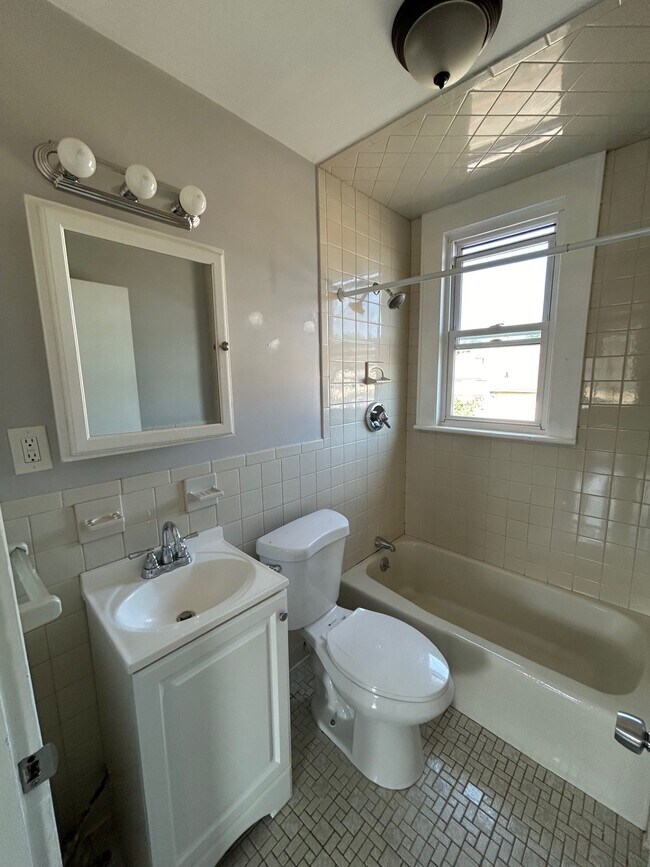 Bath - 26 Arlington St