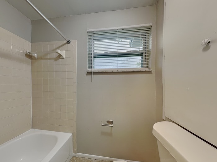 Building Photo - 9402 Lonsdale Ct