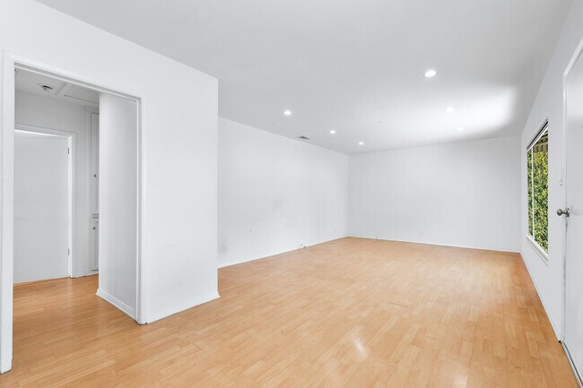 Living Room - 836 N Fuller Ave