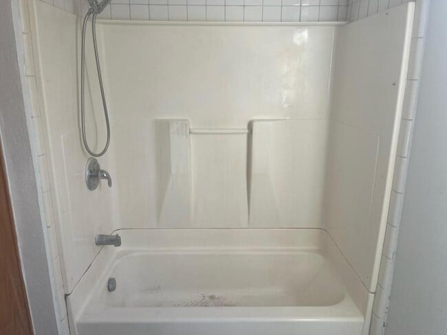 Building Photo - 301 NE 26th St