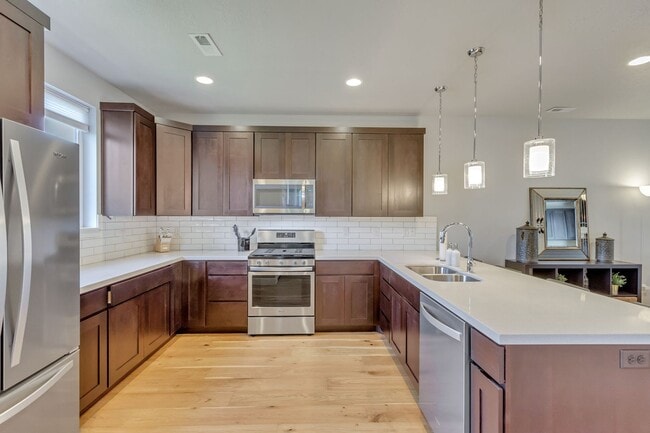 Building Photo - Stunning 3-Bedroom, 3.5-Bath Home with Modern Comforts