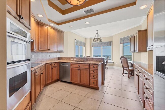 Building Photo - 130 Riviera Dunes Way
