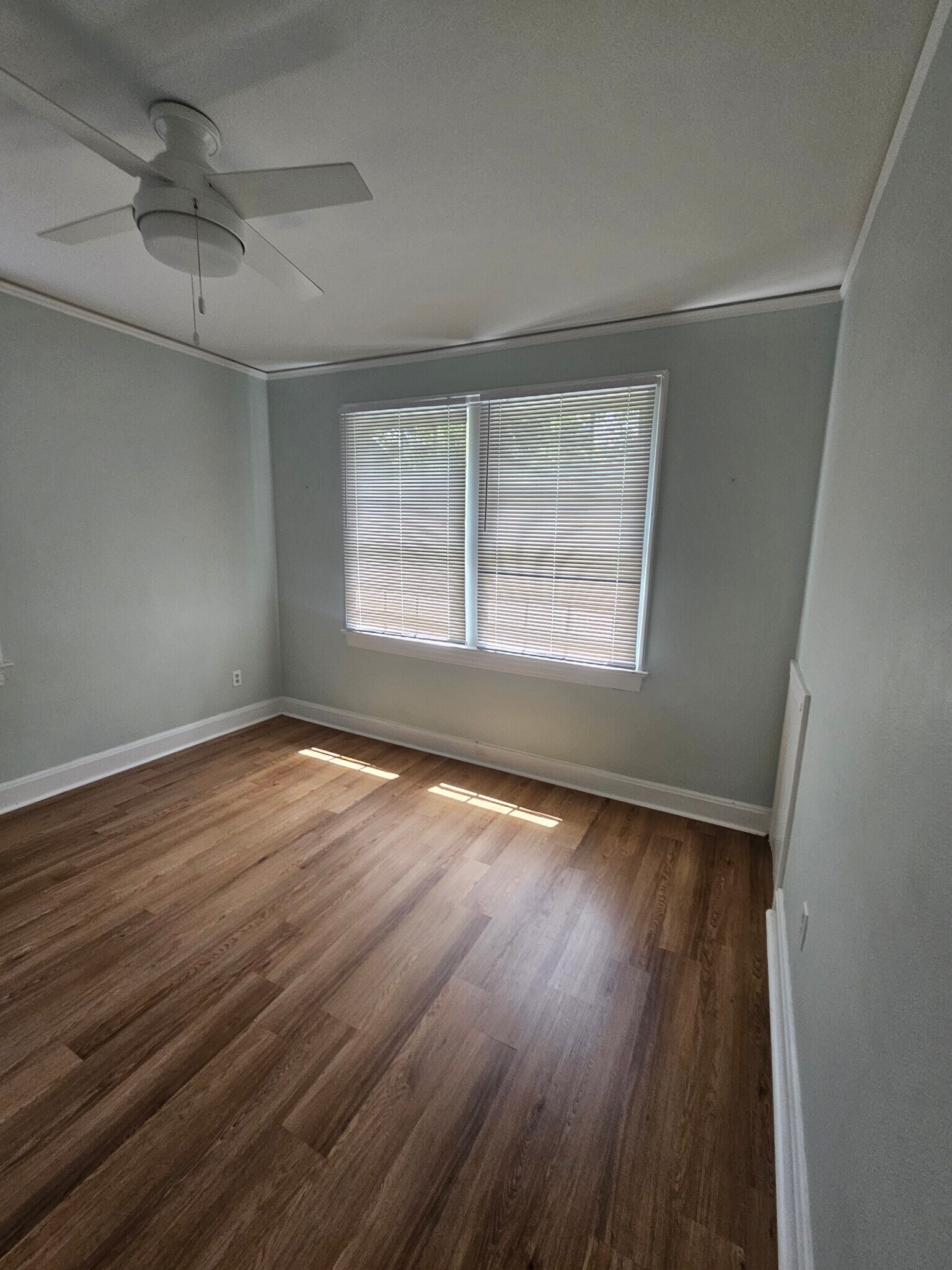 Building Photo - 46 W 11th St