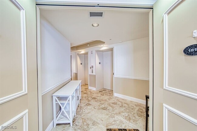 Building Photo - 2090 W First St