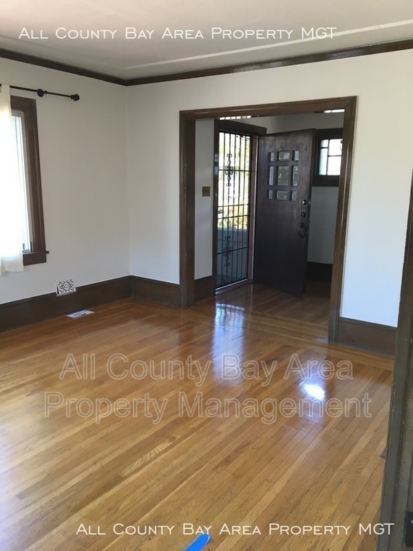 Building Photo - 623 62nd St