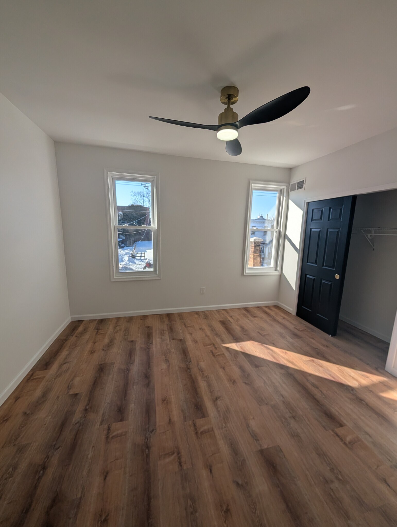 Building Photo - 6017 Vine St