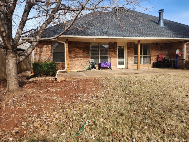 Building Photo - 2708 NW 170th Terrace