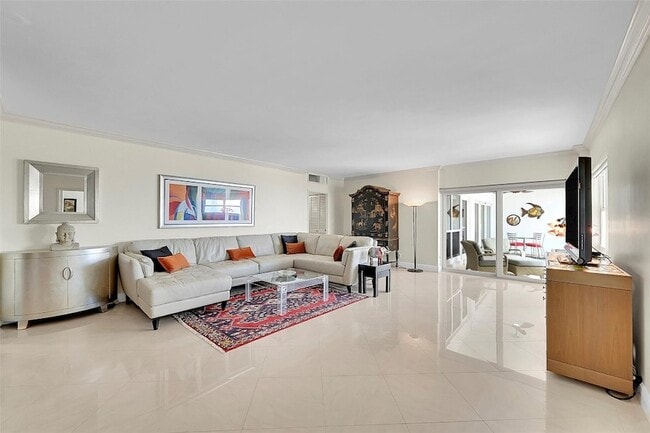 Building Photo - 111 N Pompano Beach Blvd