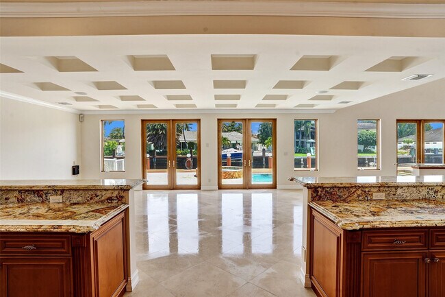 Building Photo - 3061 NE 43rd St