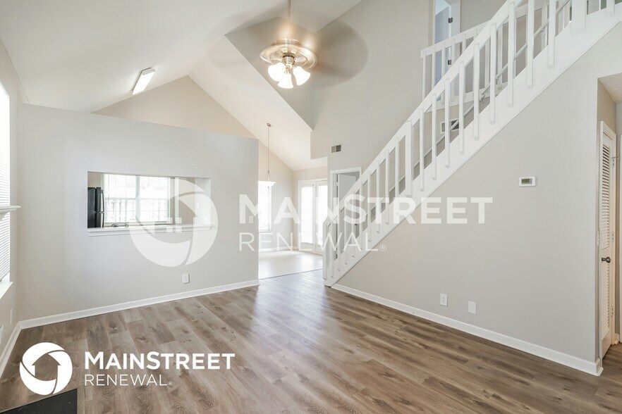 Building Photo - 503 Selsey Ct S