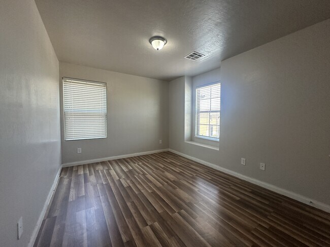Building Photo - 8977 Melridge Rd