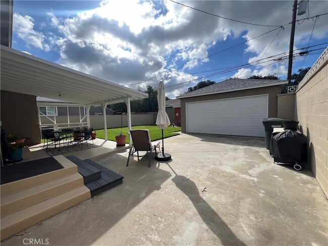 Building Photo - 6142 Harvey Way