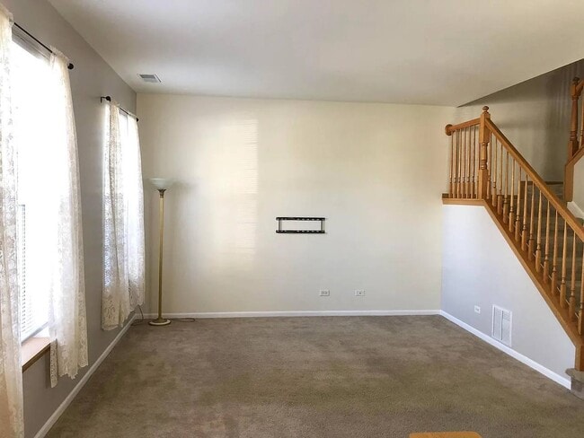 Building Photo - 2575 Hillsboro Blvd