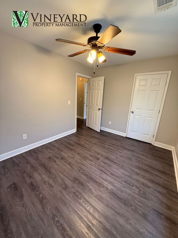 Building Photo - 17 Paige St