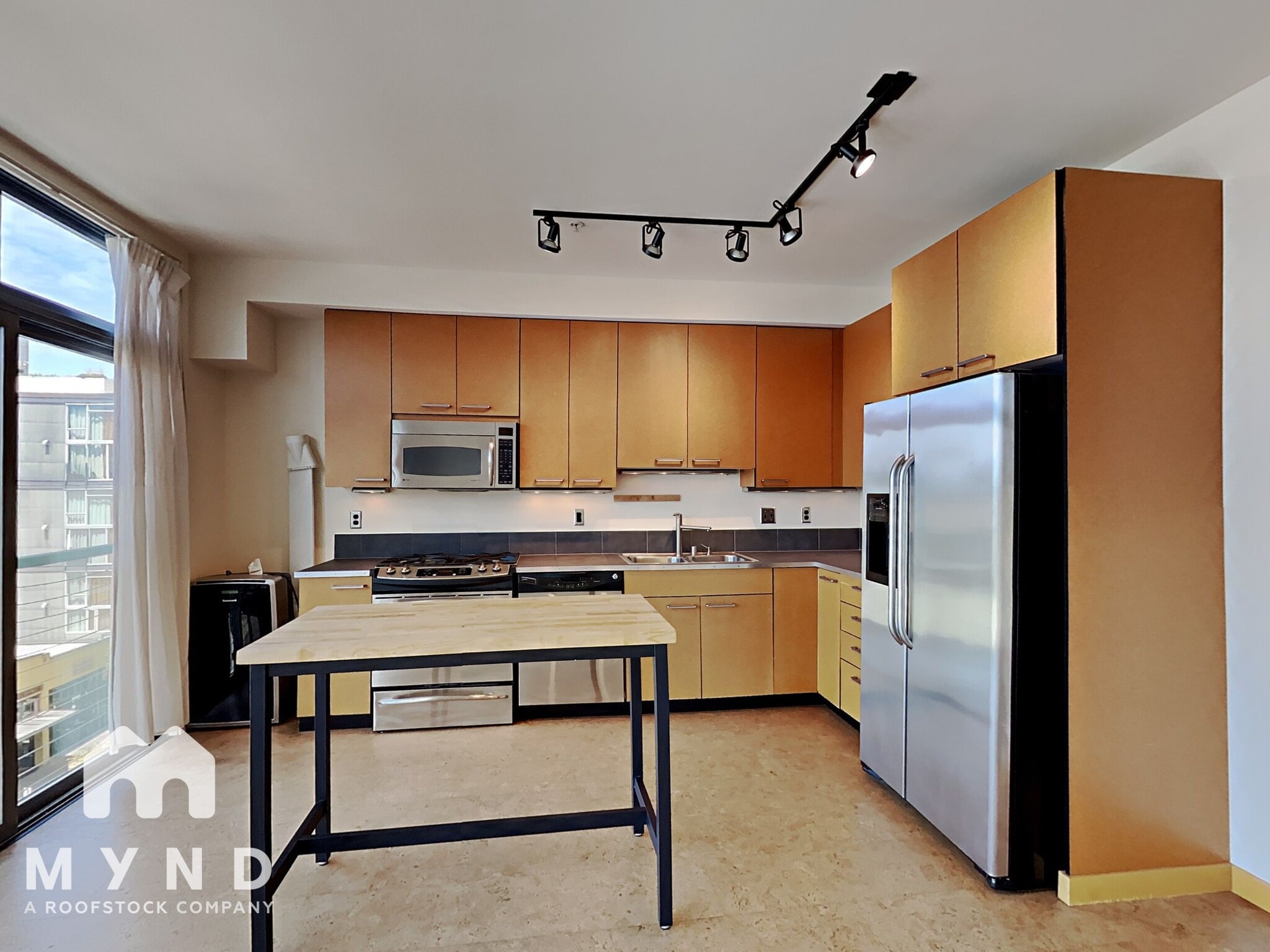 Building Photo - 1414 12th Ave