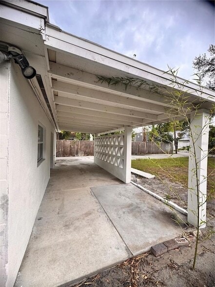 Building Photo - 209 W Emily St