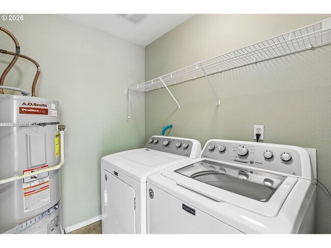 Building Photo - Updated Beaverton Condo with Garage, Balcony & Quartz Counters Near Nike and Intel