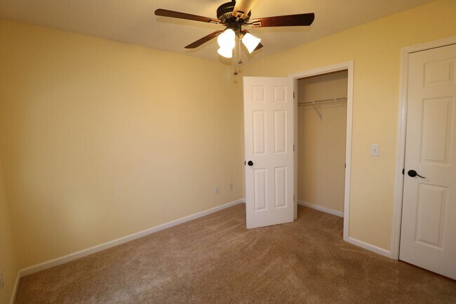 Building Photo - 505 Wallridge Dr