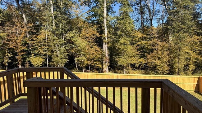 Building Photo - 129 Elijah St