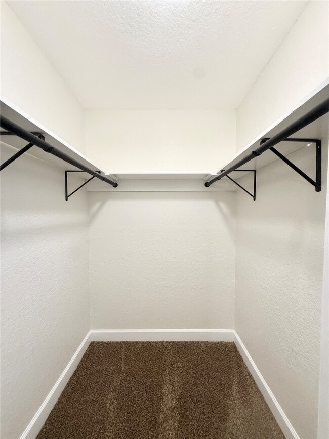 Building Photo - 1429 Northview Dr