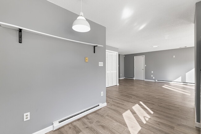 Building Photo - 8 Burma Rd