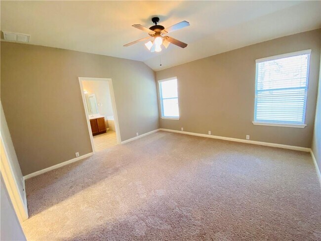 Building Photo - 561 Golden Creek Dr