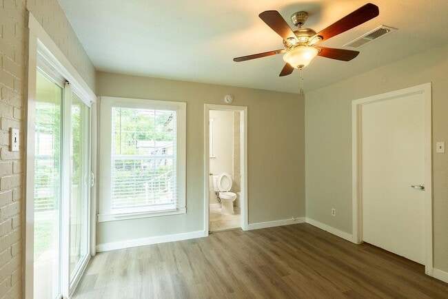 Building Photo - 6633 Racine Dr