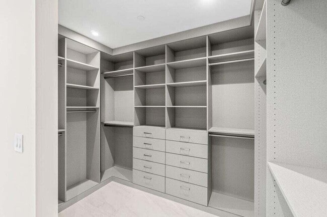 Building Photo - 200 SE Mizner Blvd