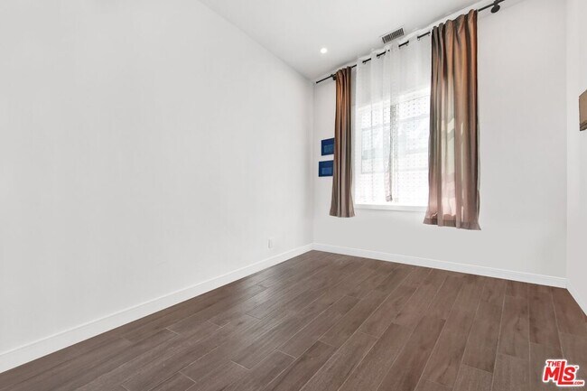 Building Photo - 4839 Seldner Ave