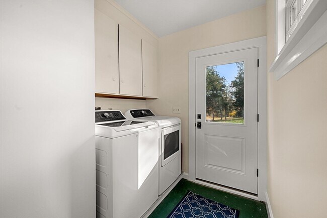 Building Photo - 1 Noahs Hl Wy