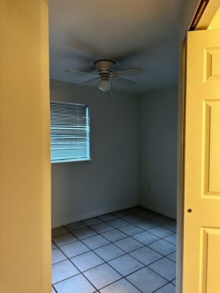 Bonus room - 516 E Esther St