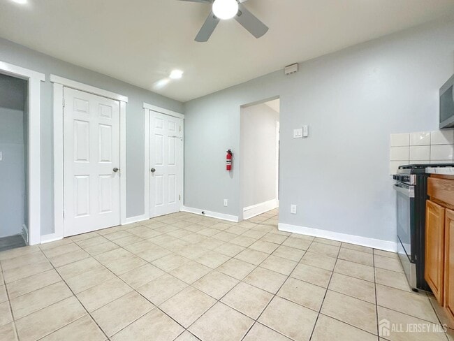 Building Photo - 209 New St