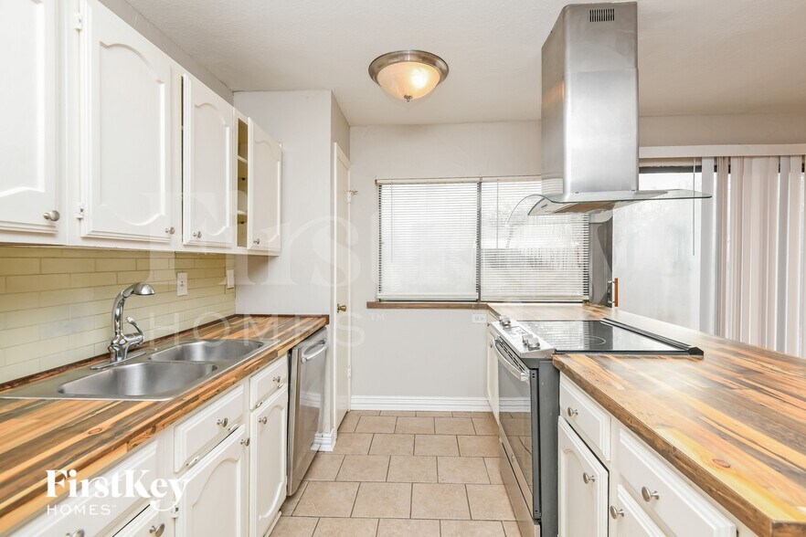 Building Photo - 3724 Mulberry Ln