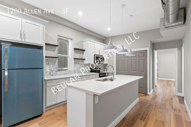 Building Photo - 2bd/2ba Luxury Penthouse Apartment