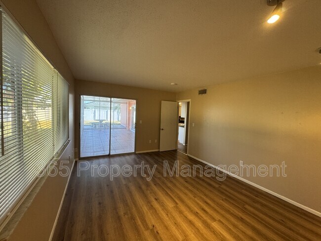 Building Photo - 2379 Conway Blvd